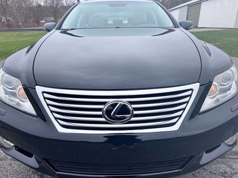 Used 2012 Lexus LS 460 AWD w/ Comfort Plus Pkg image 2