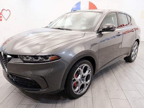 Used 2024 Alfa Romeo Tonale Veloce AWD/4WD image 1