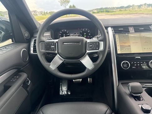 New 2025 Land Rover Discovery Dynamic SE AWD/4WD image 11