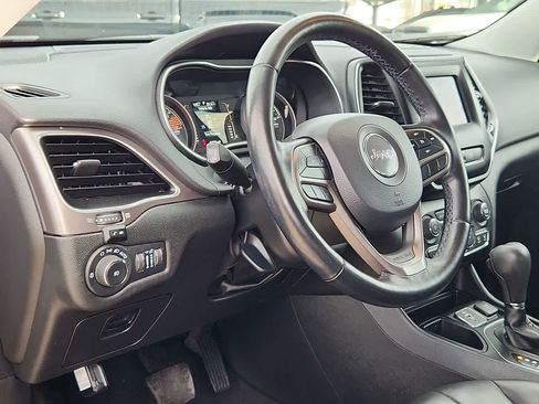 Used 2021 Jeep Cherokee Latitude Plus image 10