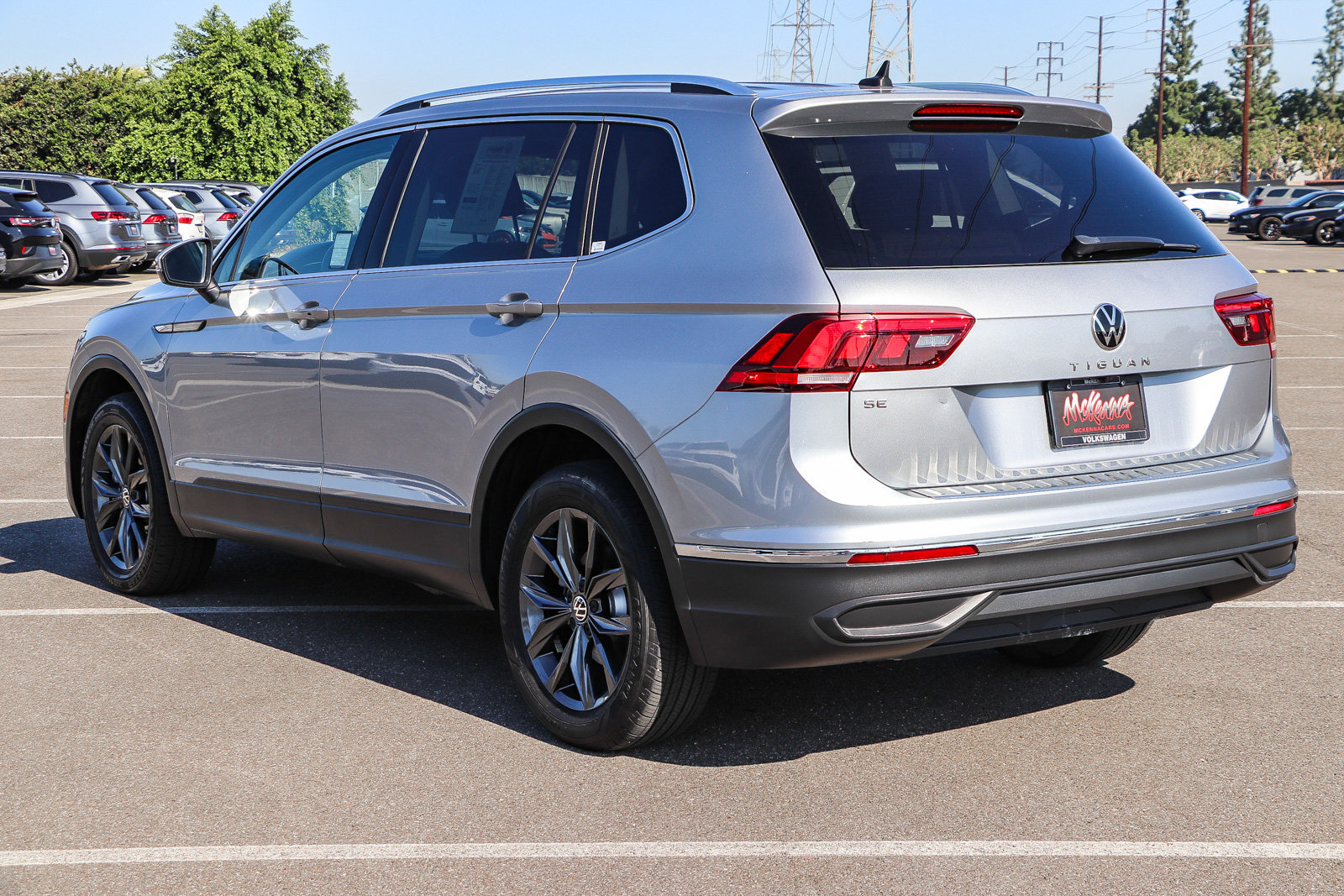 Used 2023 Volkswagen Tiguan SE FWD image 8