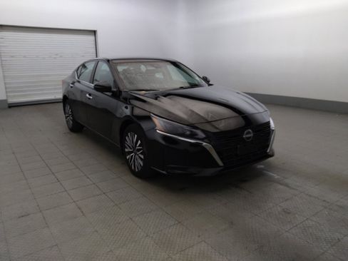 Used 2023 Nissan Altima 2.5 SV AWD/4WD image 13