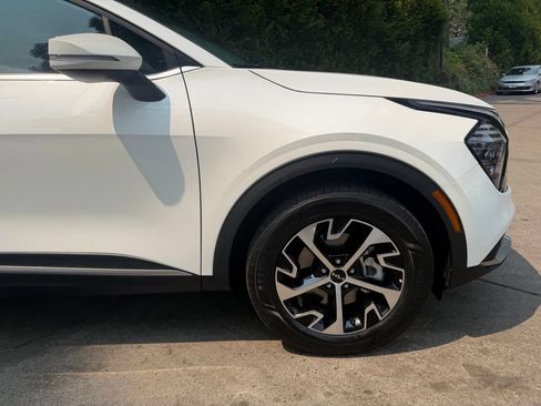 Certified 2025 Kia Sportage EX AWD/4WD image 3