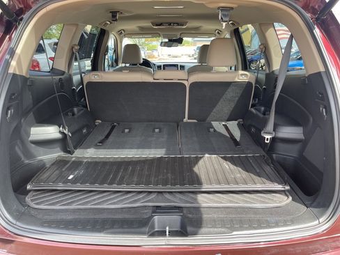 Used 2017 Honda Pilot Touring image 23