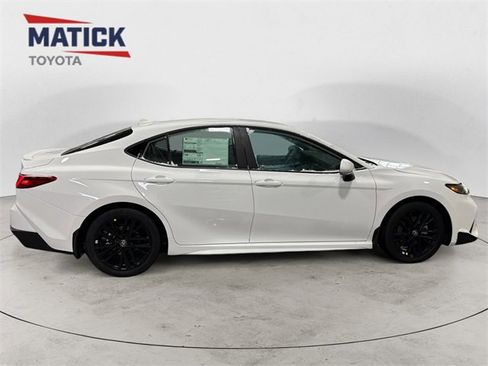 New 2026 Toyota Camry SE image 8