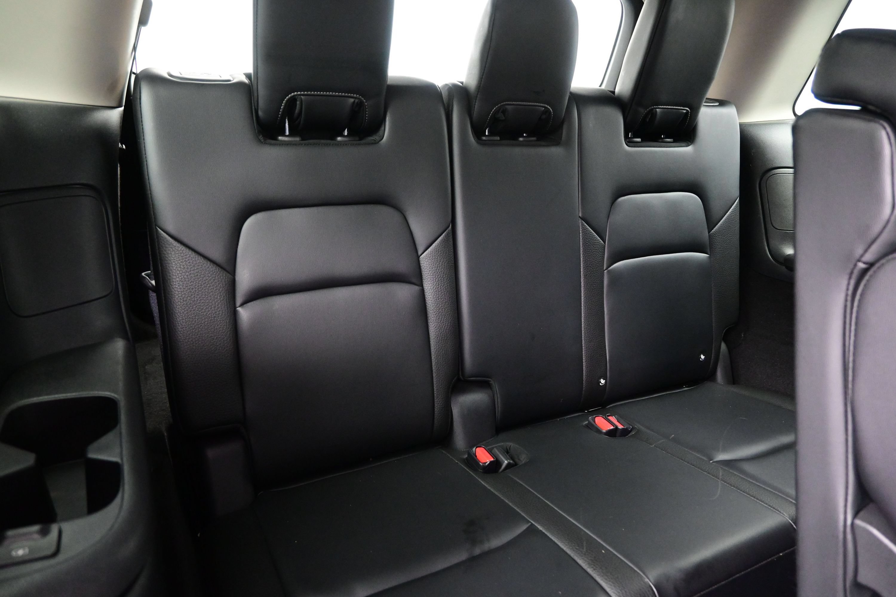 Used 2023 Nissan Pathfinder SL AWD/4WD image 17