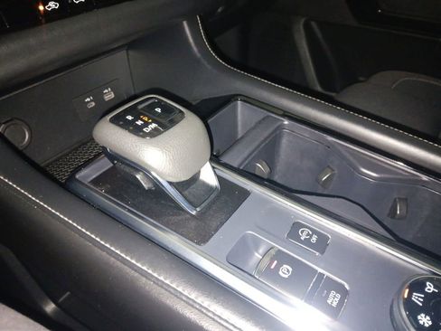 Used 2024 Nissan Pathfinder SV image 23