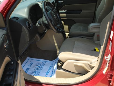 Used 2016 Jeep Patriot Latitude image 10