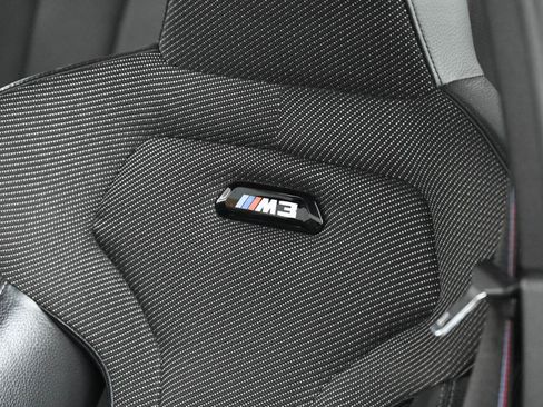 Used 2018 BMW M3 RWD image 26