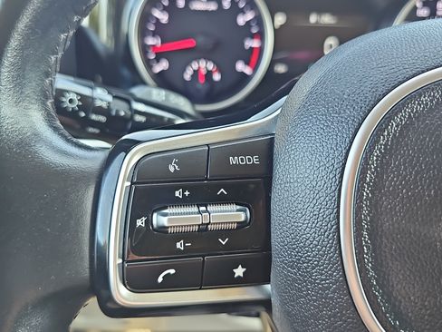 Used 2022 Kia Carnival SX FWD image 31
