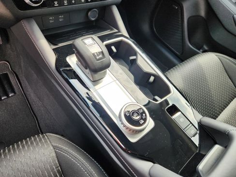 New 2025 Mitsubishi Outlander ES image 15