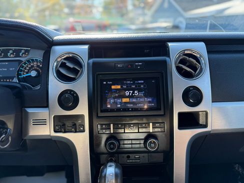 Used 2011 Ford F150 Platinum image 18