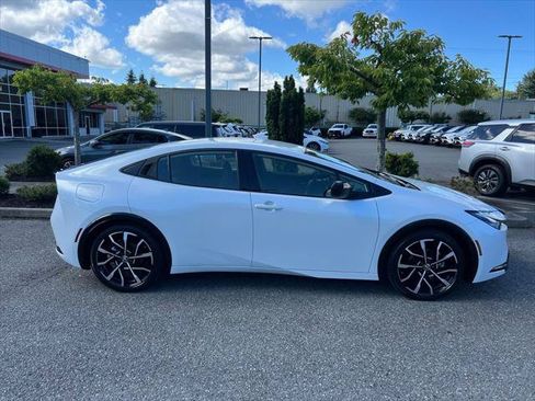 Certified 2026 Toyota Prius Plug-In Hybrid FWD image 6