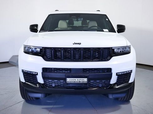 Certified 2025 Jeep Grand Cherokee L Limited w/ Luxury Tech Group II image 4