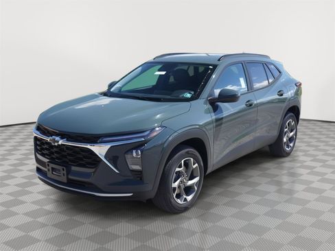 New 2026 Chevrolet Trax LT w/ LT Convenience Package FWD image 8