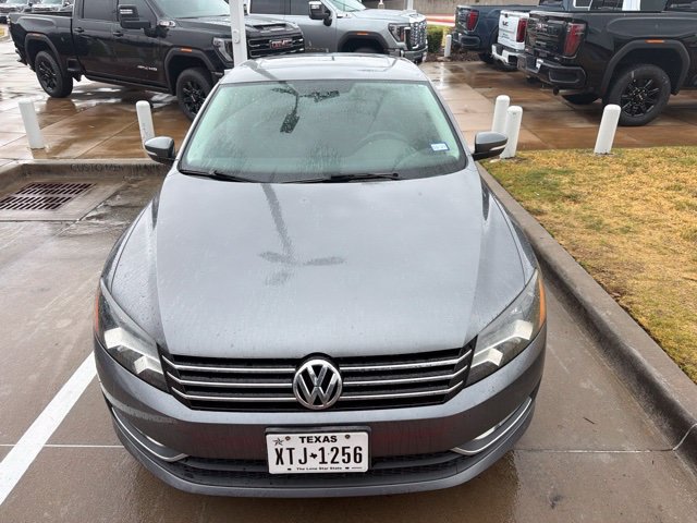 Used 2015 Volkswagen Passat 1.8T SE FWD image 3