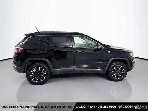 Used 2019 Jeep Compass Trailhawk AWD/4WD image 4