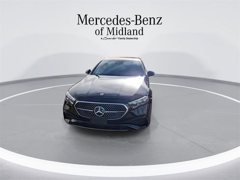 Used 2024 Mercedes-Benz E 350 4MATIC Sedan image 3
