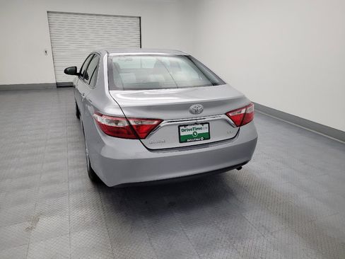 Used 2017 Toyota Camry LE FWD image 6