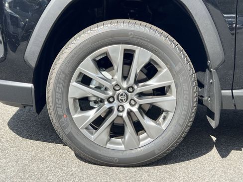 New 2025 Toyota RAV4 XLE Premium image 5