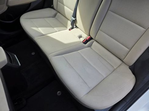 Used 2017 Hyundai Elantra SE FWD image 39