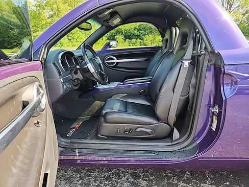 Used 2004 Chevrolet SSR w/ Preferred Equipment Group RWD image 22