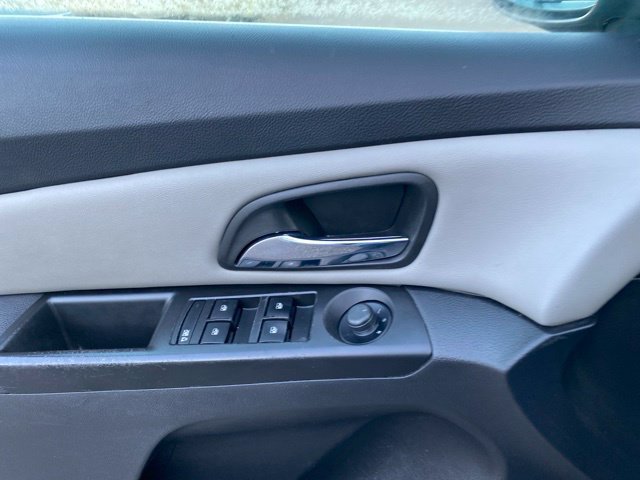 Used 2012 Chevrolet Cruze LS FWD image 20