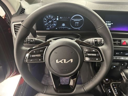 Certified 2025 Kia Seltos SX w/ SX Sunroof Package image 20