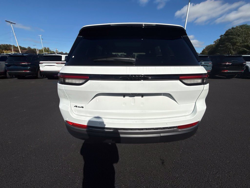 New 2027 Jeep Grand Cherokee Limited AWD/4WD image 4