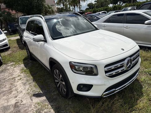 Used 2020 Mercedes-Benz GLB 250 image 2