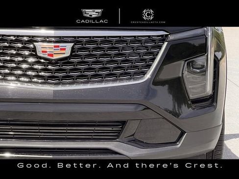 Used 2025 Cadillac XT4 Premium Luxury FWD image 11