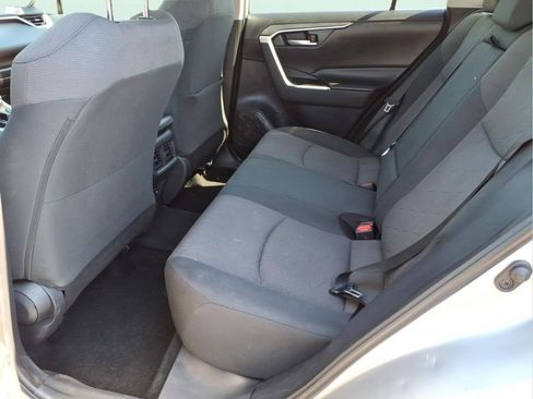 Used 2019 Toyota RAV4 XLE AWD/4WD image 12