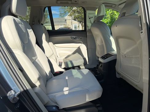 Used 2024 Volvo XC90 T8 Ultimate w/ Lounge Package AWD/4WD image 27