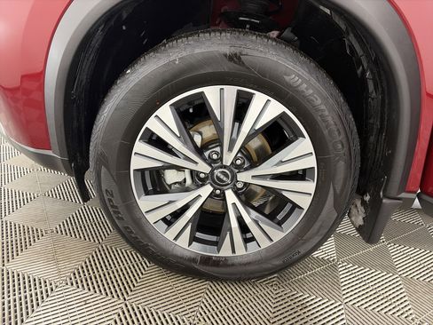 Used 2023 Nissan Rogue SV image 13