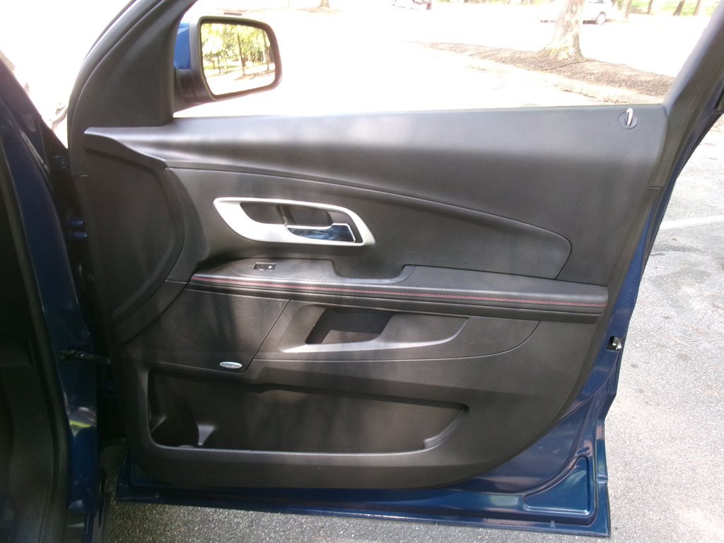 Used 2010 Chevrolet Equinox LT AWD/4WD image 15