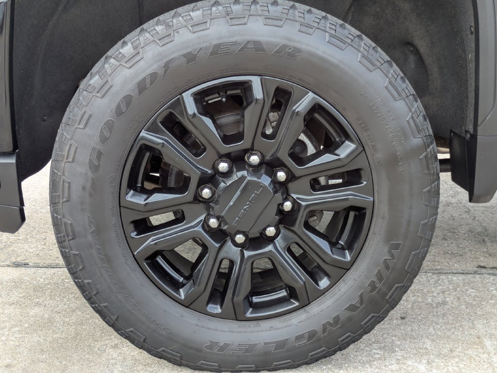 Certified 2023 GMC Sierra 3500 Denali w/ Denali Black Diamond Edition AWD/4WD image 32