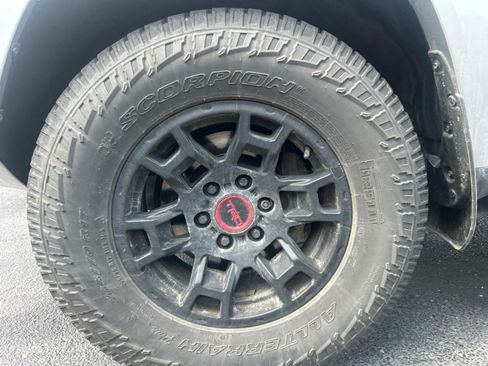 Used 2022 Toyota 4Runner TRD Off-Road Premium w/ TRD Black Wheel Package (TMS) AWD/4WD image 11