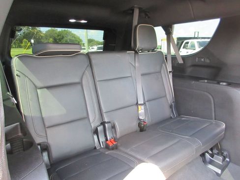 Used 2025 GMC Yukon XL Elevation w/ Technology Package AWD/4WD image 27