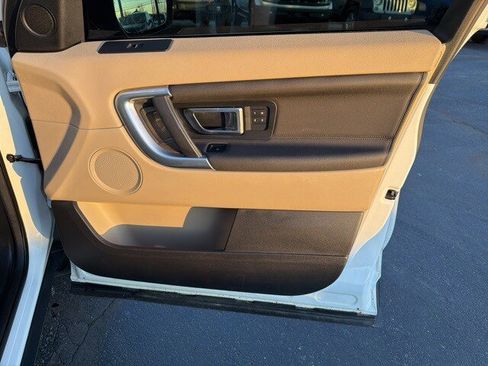 Used 2018 Land Rover Discovery Sport HSE image 37
