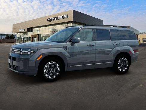 Used 2025 Hyundai Santa Fe SEL image 2