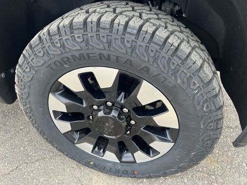 Used 2020 Chevrolet Silverado 2500 Custom w/ Custom Value Package AWD/4WD image 15
