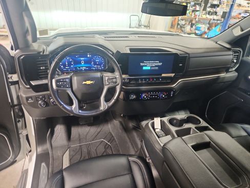 Used 2022 Chevrolet Silverado 1500 LT image 14