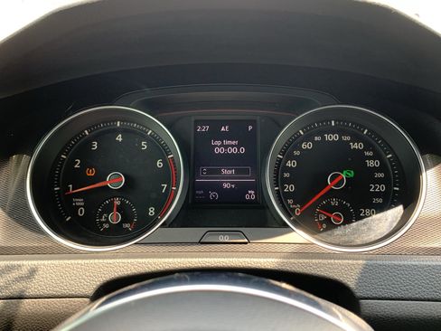 Used 2015 Volkswagen GTI SE FWD image 21