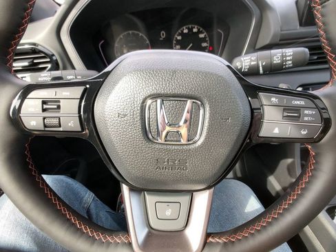 New 2025 Honda Pilot TrailSport image 15