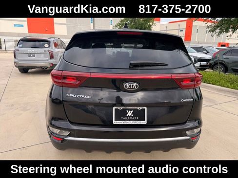 Used 2020 Kia Sportage LX image 3
