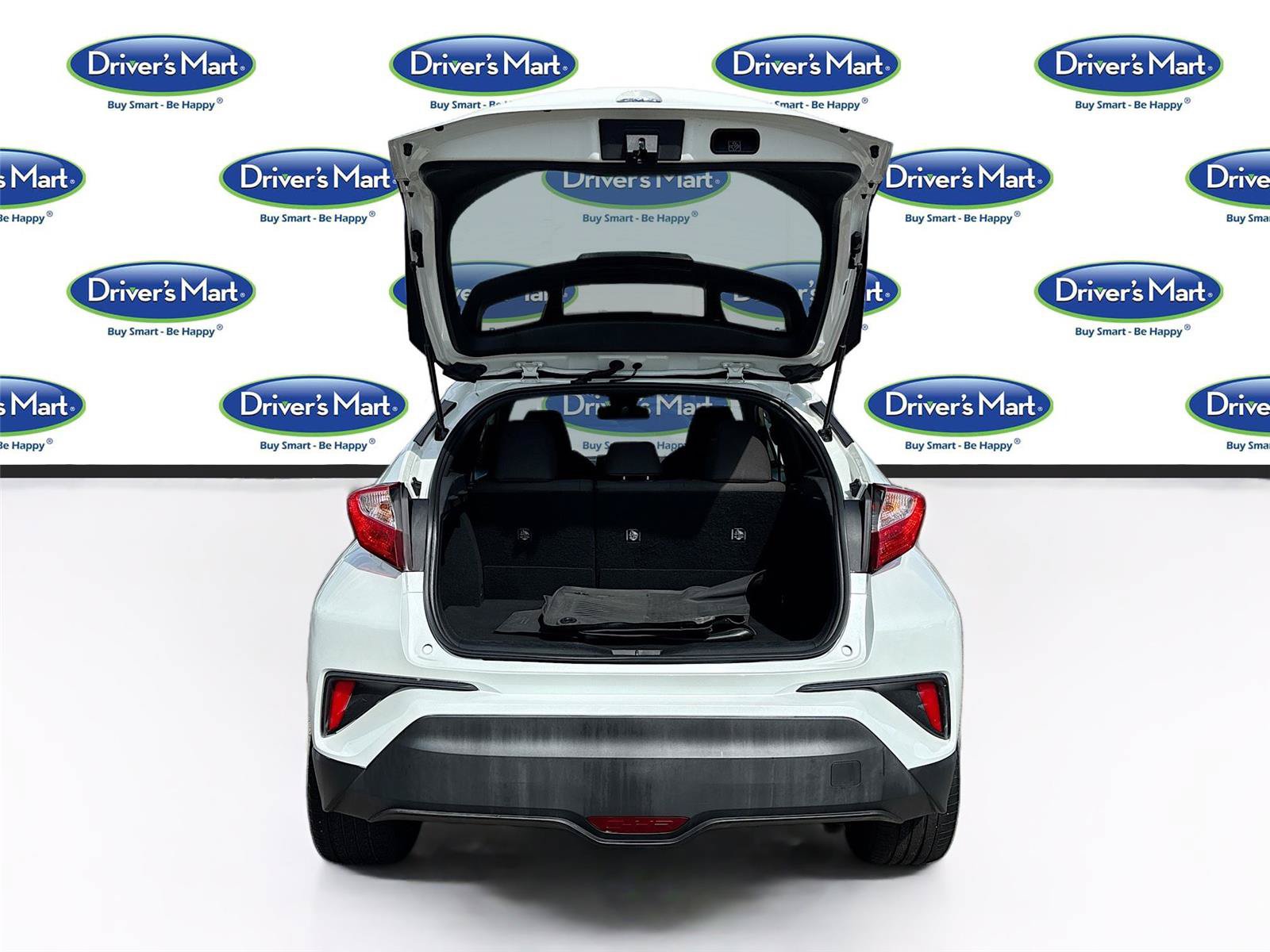 Used 2018 Toyota C-HR XLE FWD image 24