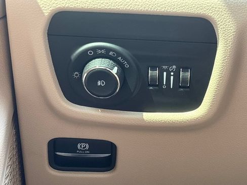 Used 2025 Jeep Grand Cherokee L Limited RWD image 23