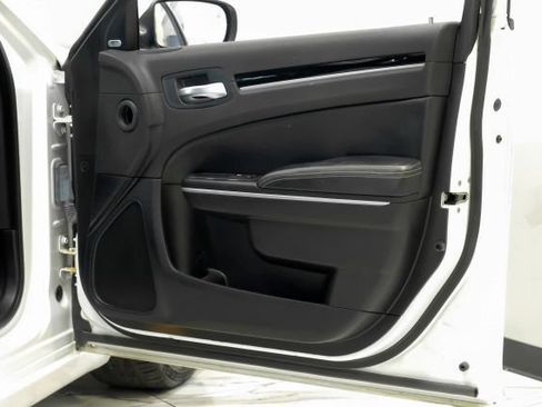 Used 2022 Chrysler 300 S RWD image 57