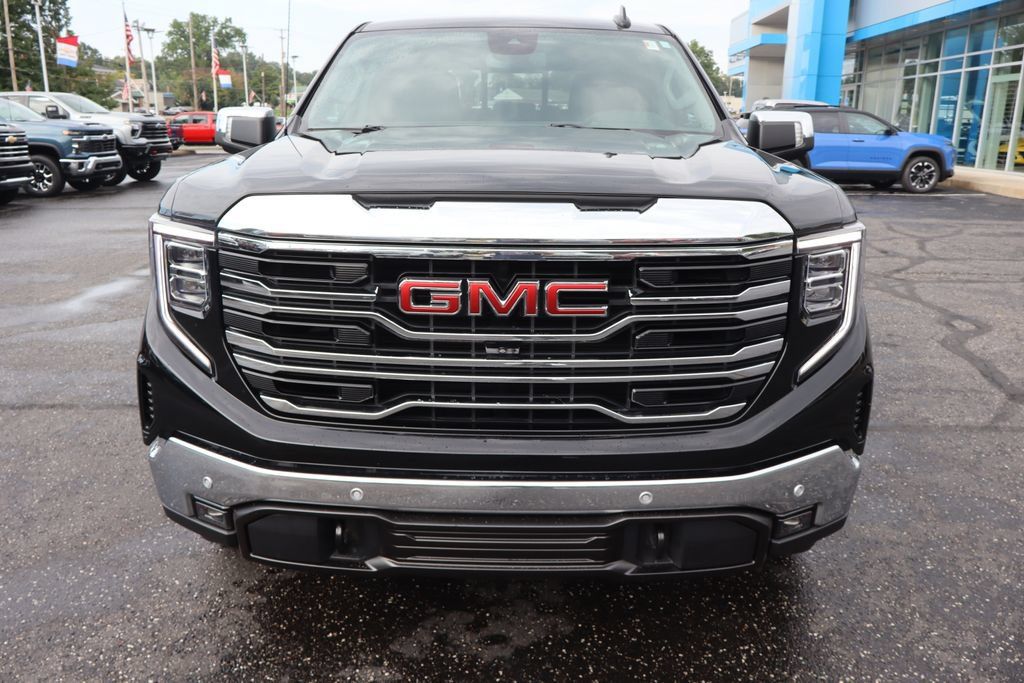 Used 2024 GMC Sierra 1500 SLT w/ SLT Premium Plus Package AWD/4WD image 30