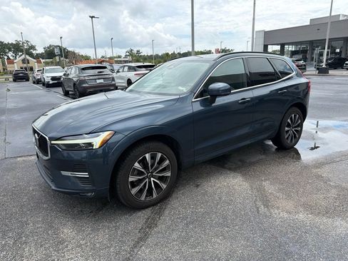 Used 2023 Volvo XC60 B5 Core w/ Climate Package FWD image 4
